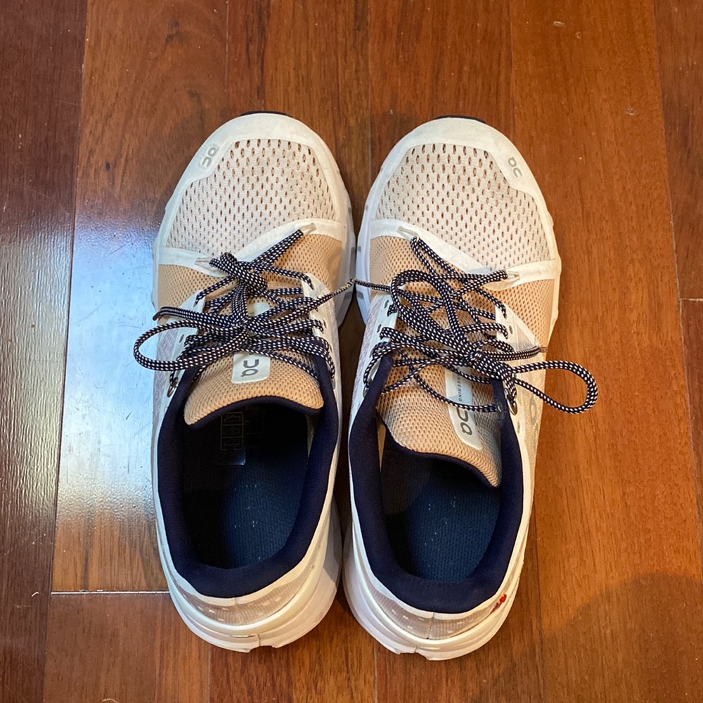 On Cloudstratus Athletic Shoes